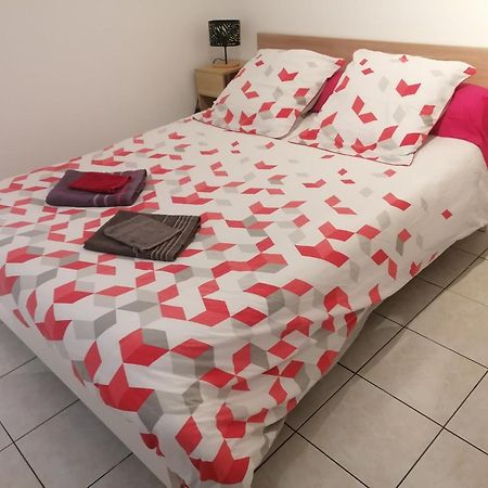 Le Petit Chalet -Appartement Proche De La Vieille Ville , Du Centre Ville Et Du Tram- Petit Dejeuner Offert Le Mans Bagian luar foto