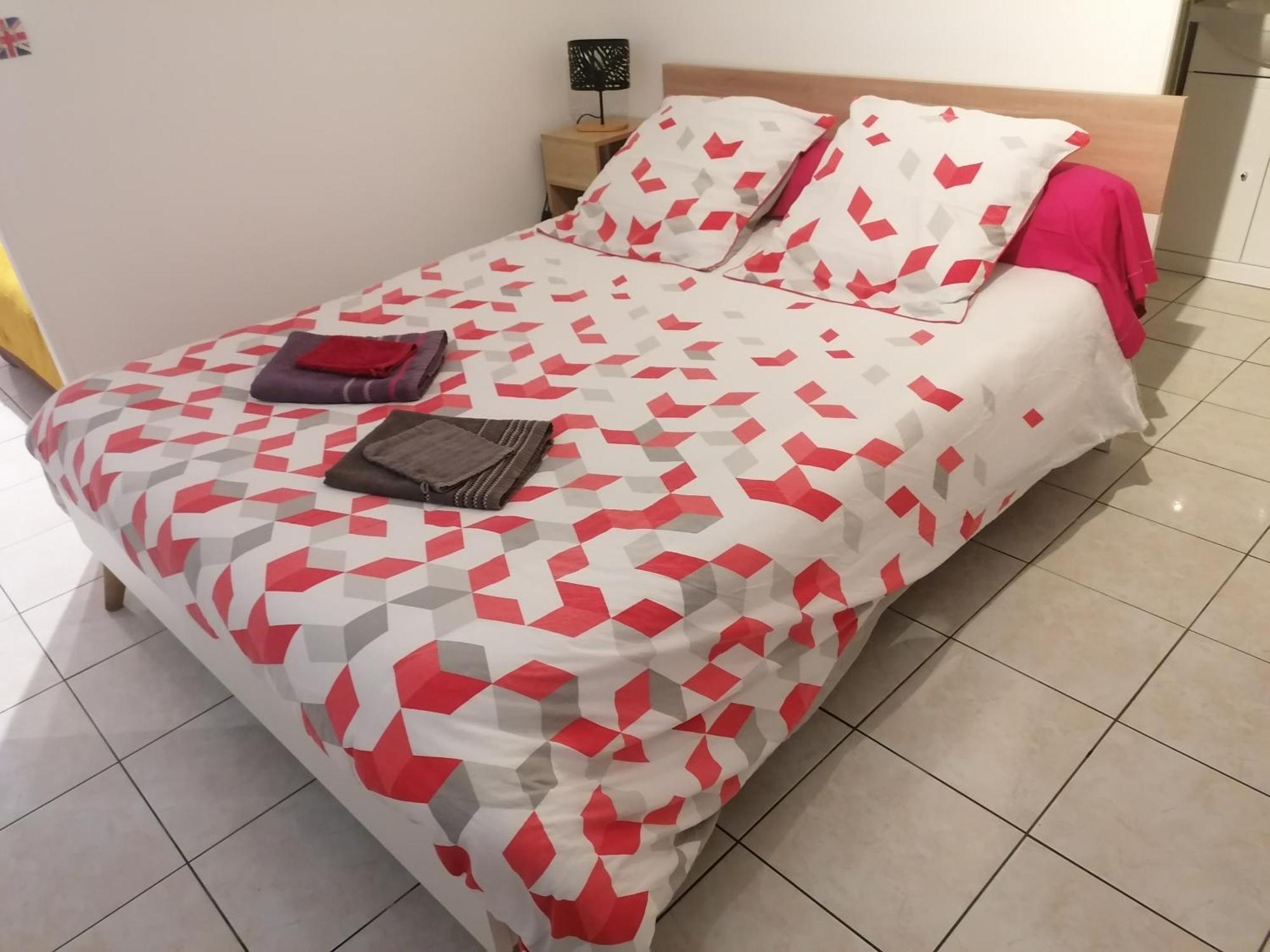 Le Petit Chalet -Appartement Proche De La Vieille Ville , Du Centre Ville Et Du Tram- Petit Dejeuner Offert Le Mans Bagian luar foto